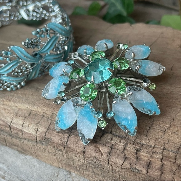 Coro Enamel & Rhinestone Brooch & Bracelet Set Pastel Blue - Picture 6 of 15